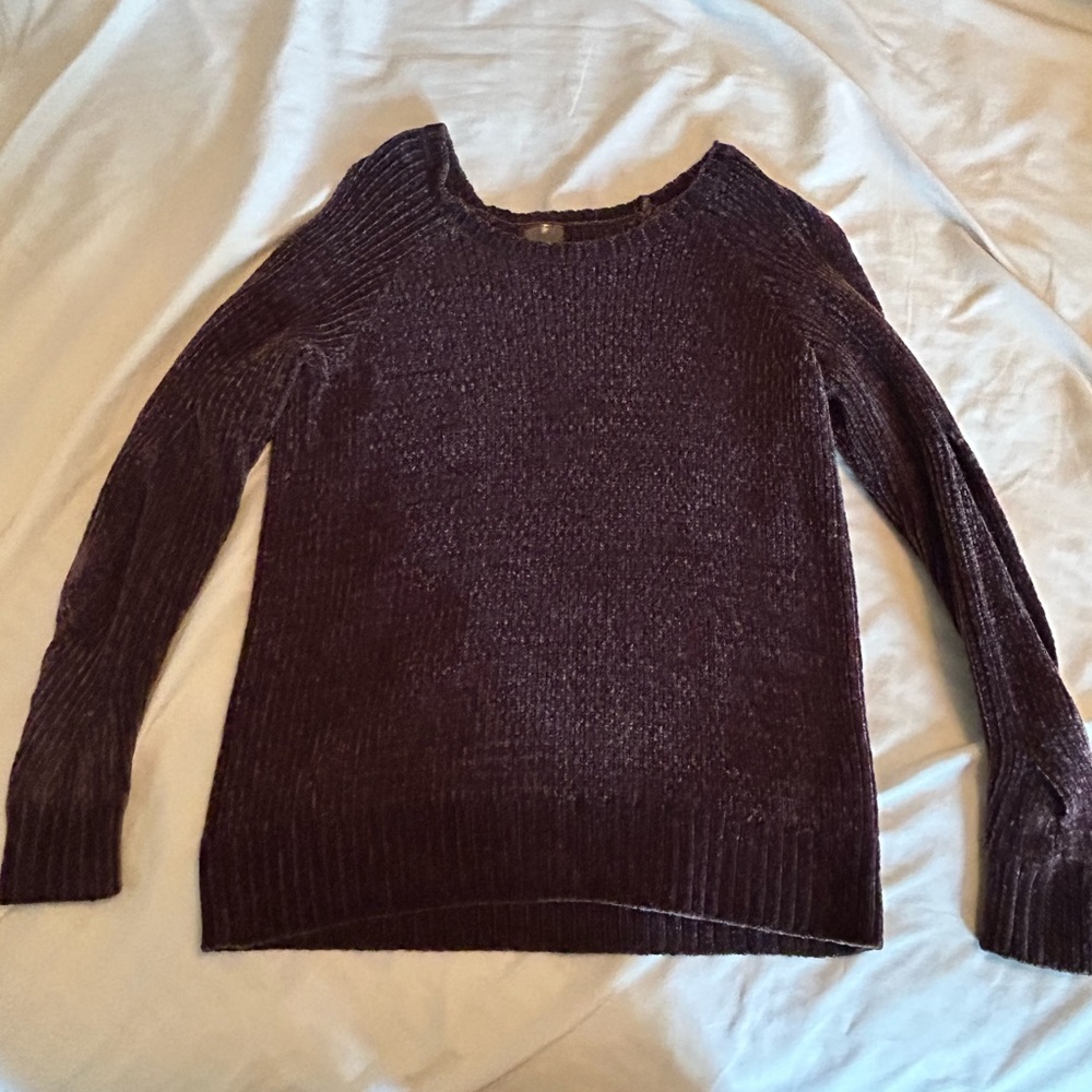 carrie underwood purple sweater